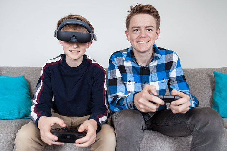 esight4-boys-playing Boys playing video games