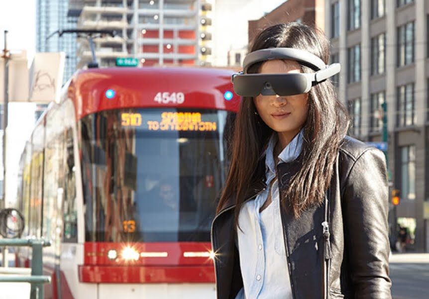 Joy approaching streetcar with eSight4 Joy approaching streetcar with eSight4